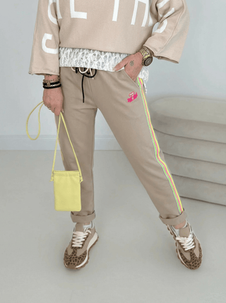 Stretchhose in Beige mit Neonfarbenen Streifen