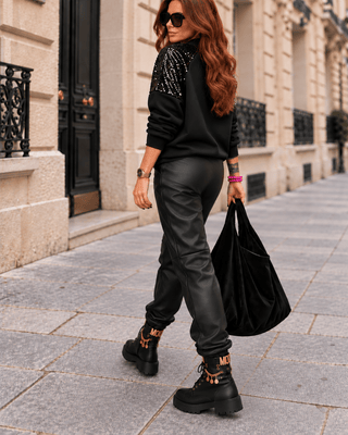 Lederhose (vegan) in Schwarz mit elastischer Taille für Damen in Einheitsgröße 36-42 - Levelone GmbH & Co. KG
